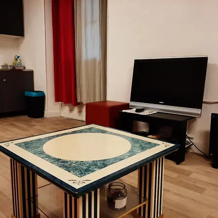 35m2 Terrasse Et Jardin Quartier Calme Au Centre De * ルルド