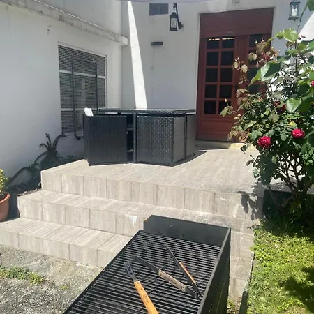 아파트 35m2 Terrasse Et Jardin Quartier Calme Au Centre De 루르드
