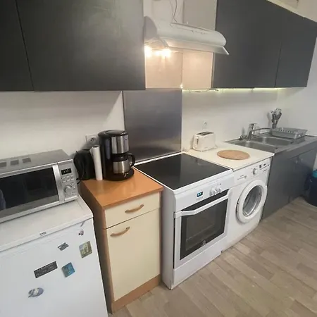 35m2 Terrasse Et Jardin Quartier Calme Au Centre De لورد