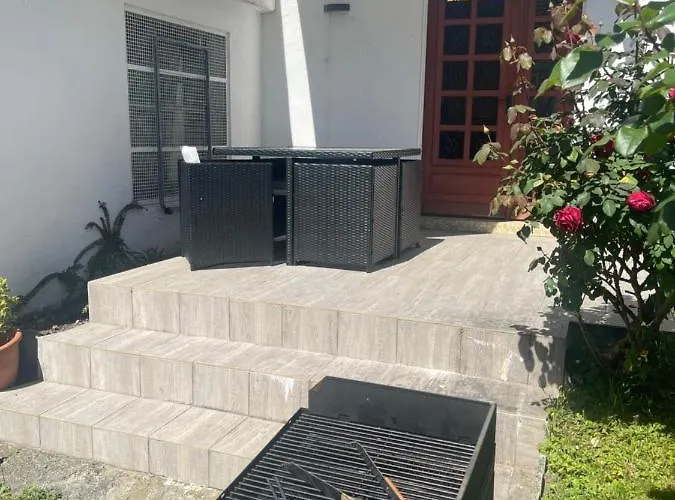 Apartment 35m2 Terrasse Et Jardin Quartier Calme Au Centre De Lourdes